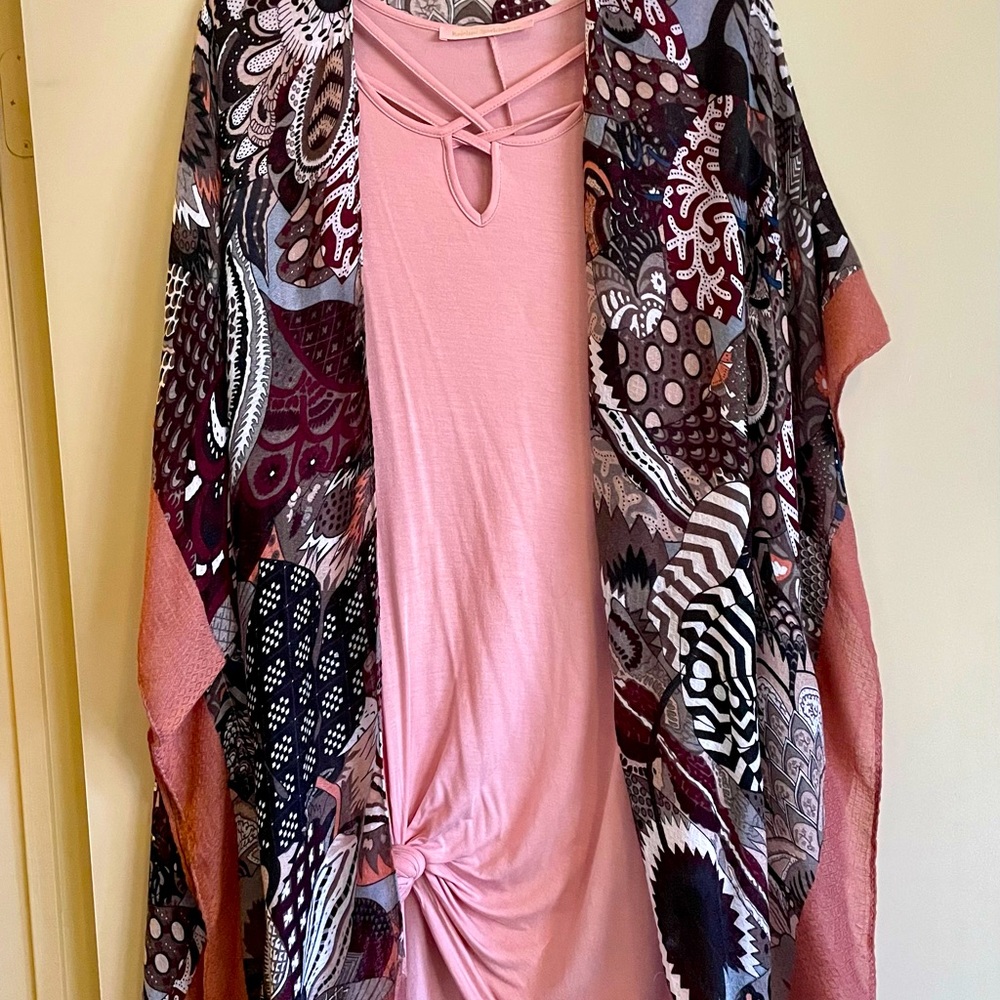 T-shirt dress with cover. Dress to mid calf. Work or lunch.